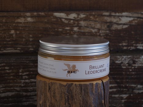 Baume naturelle "Brillant" B&E - Art. B-2060 Graisse légère à base d'huile naturelle. Entretenir les cuirs fins/lisses. 250ml 12.50.-
