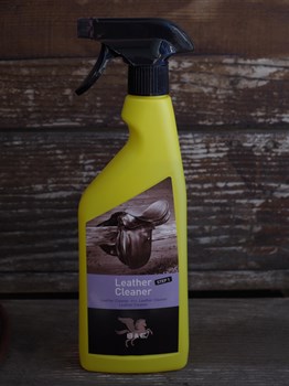 Leather Cleaner Step 1 B&E - art.B-3002 Savon spray: enlève les salisssures, la sueur et la graisse.13,50.-